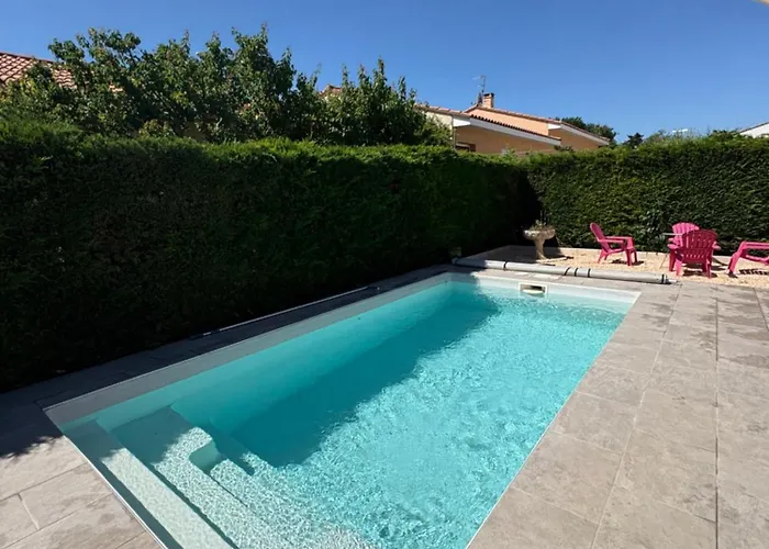 Proche St Cyprien Villa Piscine