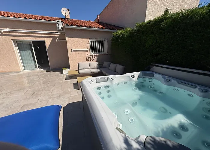 Proche St Cyprien Villa Piscine